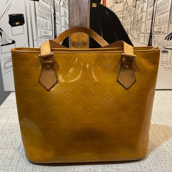 Louis Vuitton Vernis Houston in Noisette - Picture 9 of 12